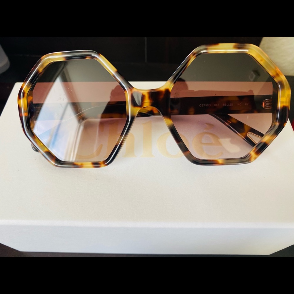 Chloe Hexagonal frame sun glasses!